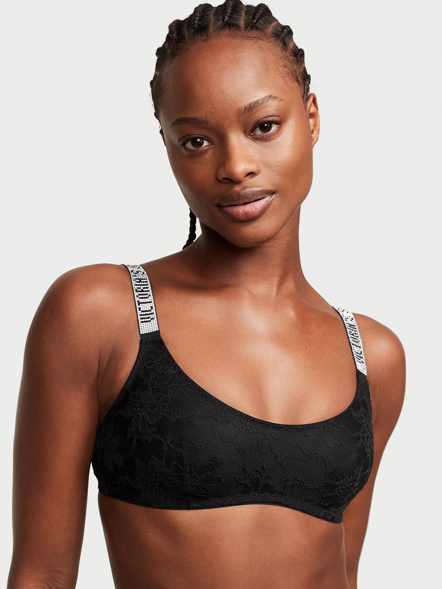 Sujetador bralette de encaje negro con cuello redondo