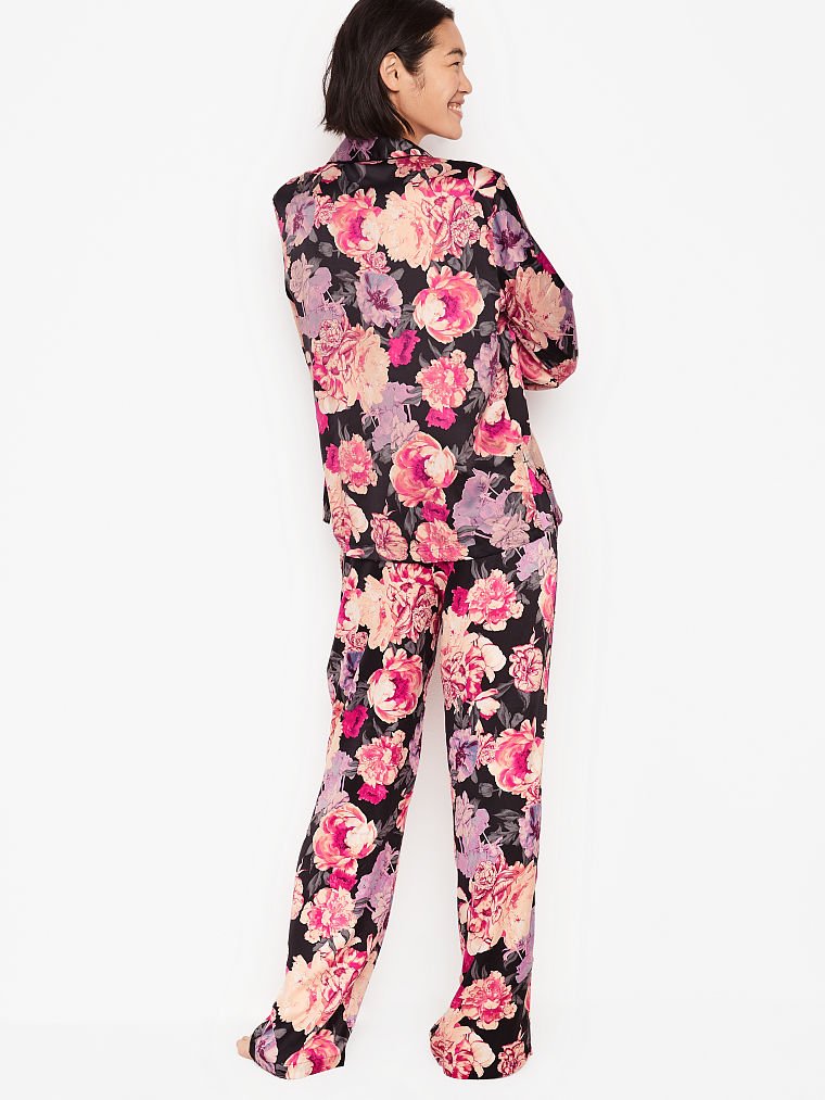 Pijama Largo De Satén, Description, large